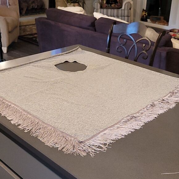 Mismad Style Gray Fringed Acrylic Cover Up - Picture 4 of 7